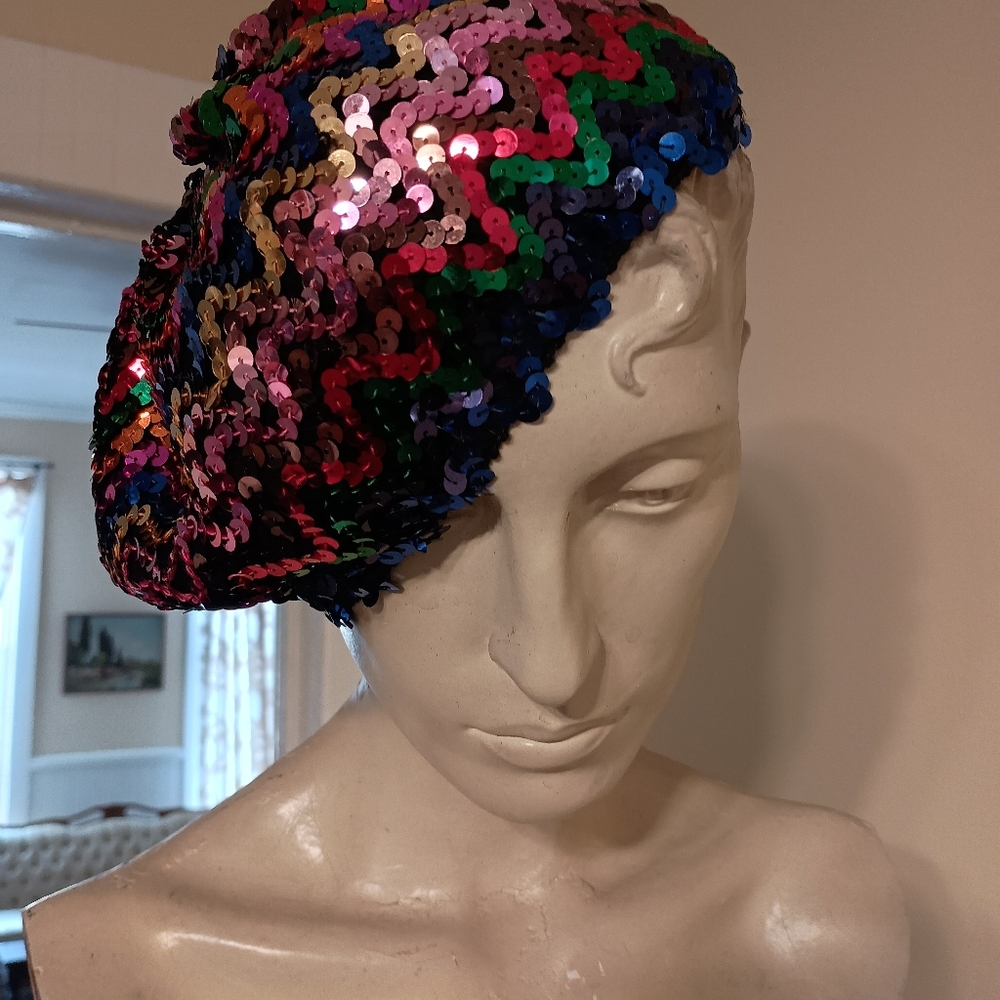 Rainbow 🌈 sequins beret